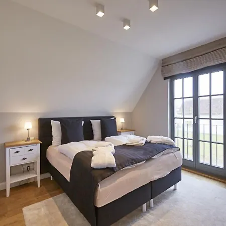 Reetland Am - Luxus Reetdachvilla Mit 3 Schlafzimmern, Sauna Und Kamin E17 Casa vacanze Dranske