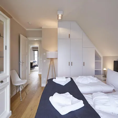 Reetland Am - Luxus Reetdachvilla Mit 3 Schlafzimmern, Sauna Und Kamin E17 Holiday home *